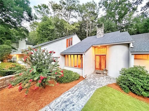 320 Fauna Ct, Sandy Springs, GA, 30350-2802 | Card Image