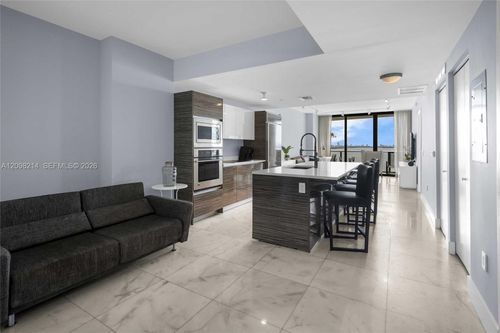 1104-460 Ne 28th St, Miami, FL, 33137-4670 | Card Image