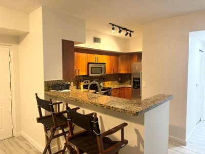 102 - 11760 Saint Andrews Place, Condo with 3 bedrooms, 2 bathrooms and null parking in Wellington FL | Image 3