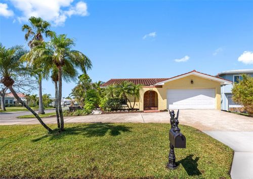 562 Johns Pass Ave, MADEIRA BEACH, FL, 33708-2300 | Card Image
