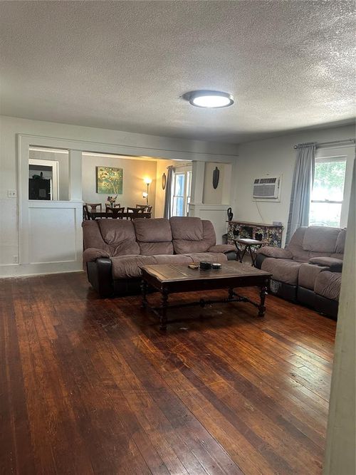 1329 Haskell Ave, Seminole, OK, 74868-2823 | Card Image