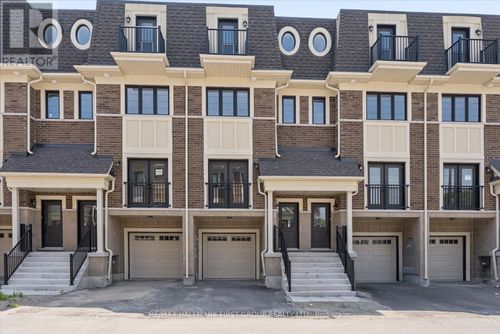 19 Marret Lane, Clarington (Newcastle), ON, L1B0X2 | Card Image