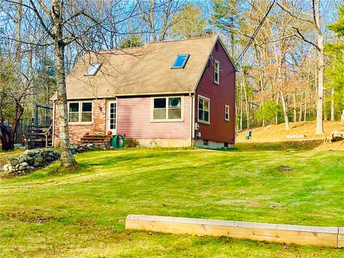 44 Hoxsie Rd, Richmond, RI, 02892-1016 | Card Image