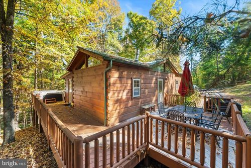 333 Singing Brook Trl, BERKELEY SPRINGS, WV, 25411-1157 | Card Image