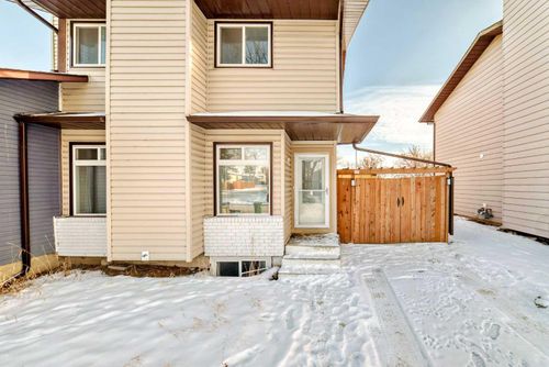 67 Castleglen Rd Ne, Calgary, AB, T3J1P2 | Card Image