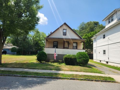 67 Van Pelt Pl, Little Falls, NJ, 07424-1003 | Card Image