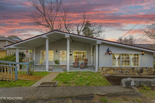 649 Hall St, Jellico, TN, 37762-2272 | Card Image