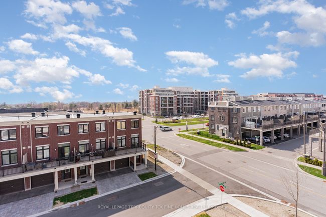 61 Kenneth Kirby Lane, House attached with 2 bedrooms, 3 bathrooms and 3 parking in Stouffville ON | Image 34