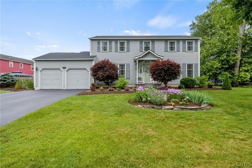 4261 Montezuma Crse, Liverpool, NY, 13090-6854 | Card Image