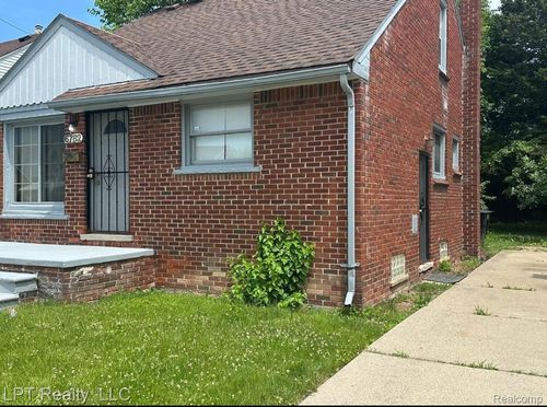 6762 Greenview Ave, Detroit, MI, 48228-3435 | Card Image