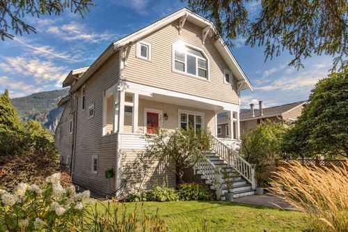 38054 Fifth Ave, Squamish, BC, V8B0B2 | Card Image