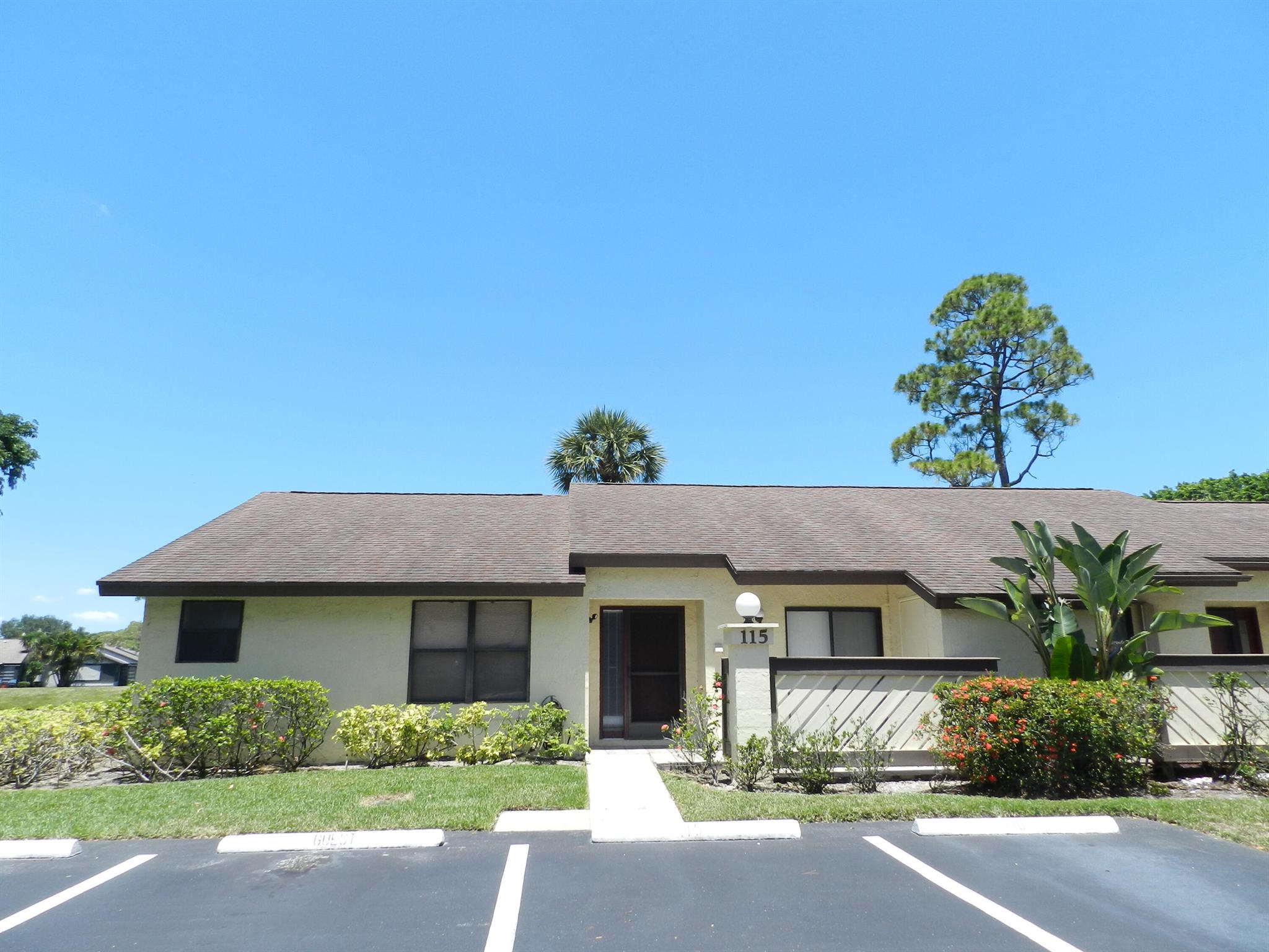 Roselle Ct, Royal Palm Beach, FL 33411