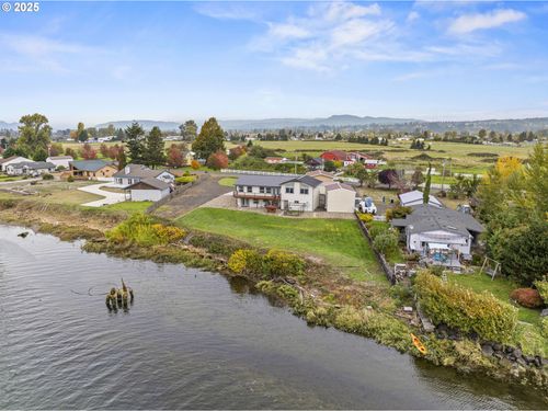 277 W Sunny Sands Rd, Cathlamet, WA, 98612-9726 | Card Image