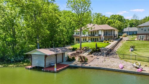 69 Rath Dr, Bella Vista, AR, 72715-5601 | Card Image