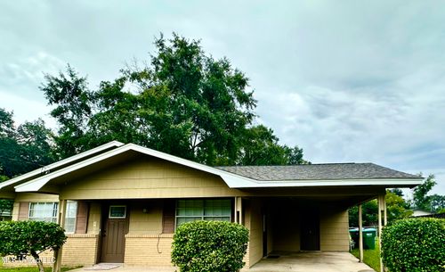 121 Beverly Dr, Ocean Springs, MS, 39564-5644 | Card Image