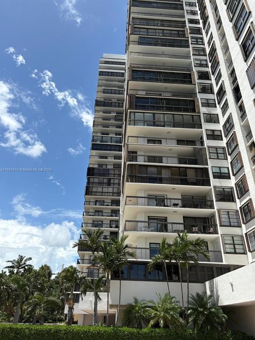apt-2607-2333 Brickell Ave, Miami, FL, 33129-2417 | Card Image