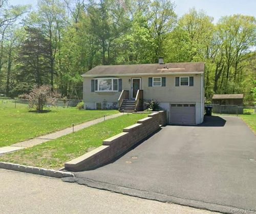 62 Duelk Avenue, Monroe, NY, 10950 | Card Image