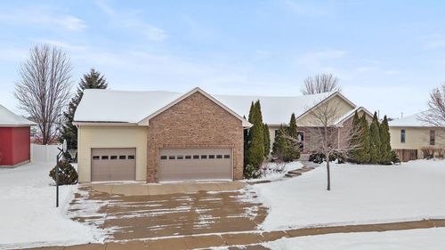 2026 Stonehaven Dr, SUN PRAIRIE, WI, 53590-3862 | Card Image