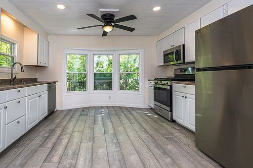 11 Gray Rd, Barnstead, NH, 03218-3560 | Card Image