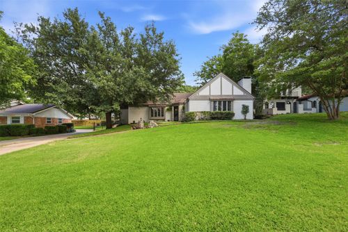240 Timberlake Dr, Azle, TX, 76020-4042 | Card Image