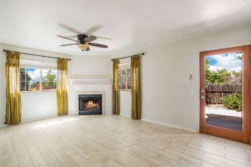 215-2210 Miguel Chavez Rd, Santa Fe, NM, 87505-6934 | Card Image