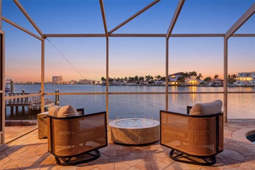 661 79th Cir S, St Petersburg, FL, 33707-1043 | Card Image