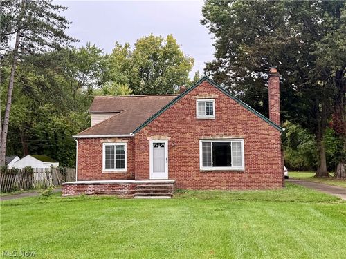 6956 Columbia Road, Olmsted Twp, OH, 44138 | Card Image
