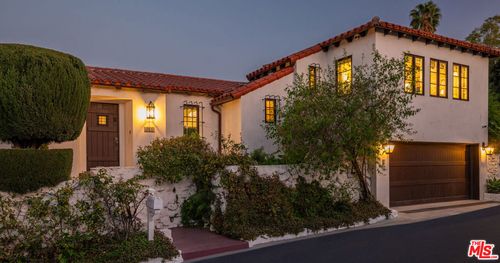 3922 Glenridge Dr, Sherman Oaks, CA, 91423-4638 | Card Image