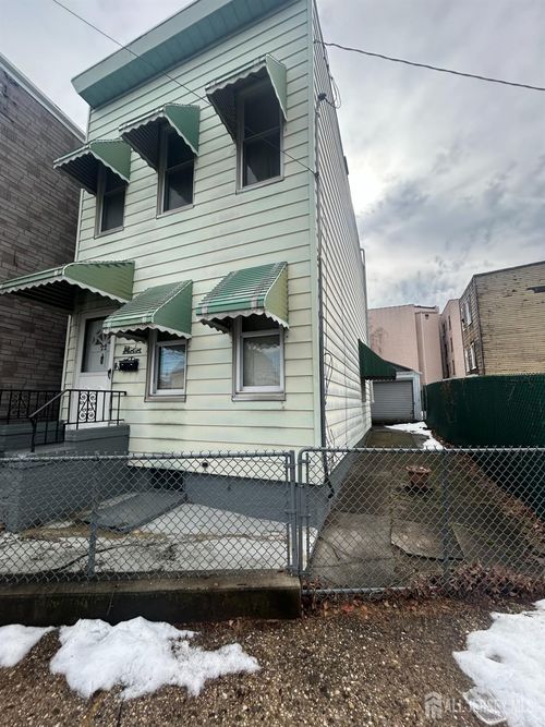 22 Woodland Ave, Jersey City, NJ, 07305-1820 | Card Image
