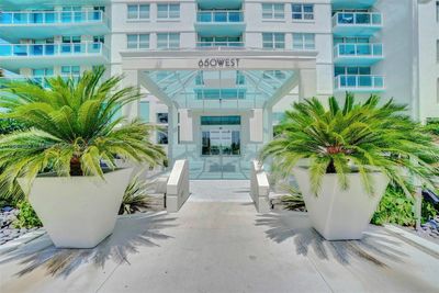 1602 - 650 West Ave, Condo with 2 bedrooms, 2 bathrooms and null parking in Miami Beach FL | Image 3