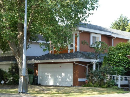 8631 Dolphin Crt, Richmond, BC, V6Y3J7 | Card Image