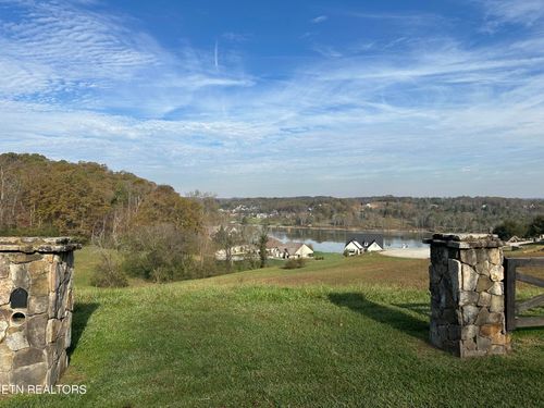 560 River Rd, Loudon, TN, 37774-5578 | Card Image