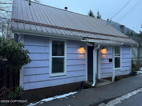 1017 Woodland Ave, Ketchikan, AK, 99901-6639 | Card Image