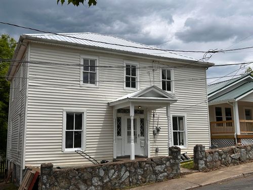 114 E Henry St, Lexington, VA, 24450 | Card Image