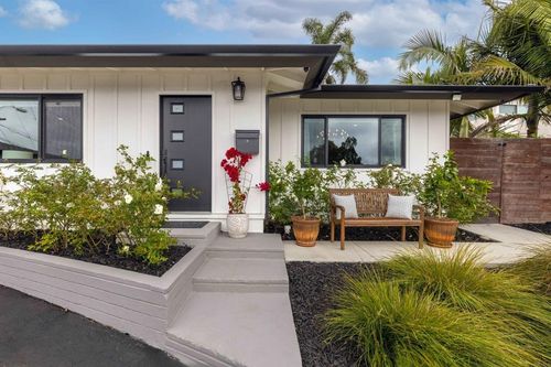 8675 Glenwick Ln, La Jolla, CA, 92037-2037 | Card Image