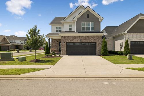 301 Booker Dr, Gallatin, TN, 37066-5157 | Card Image