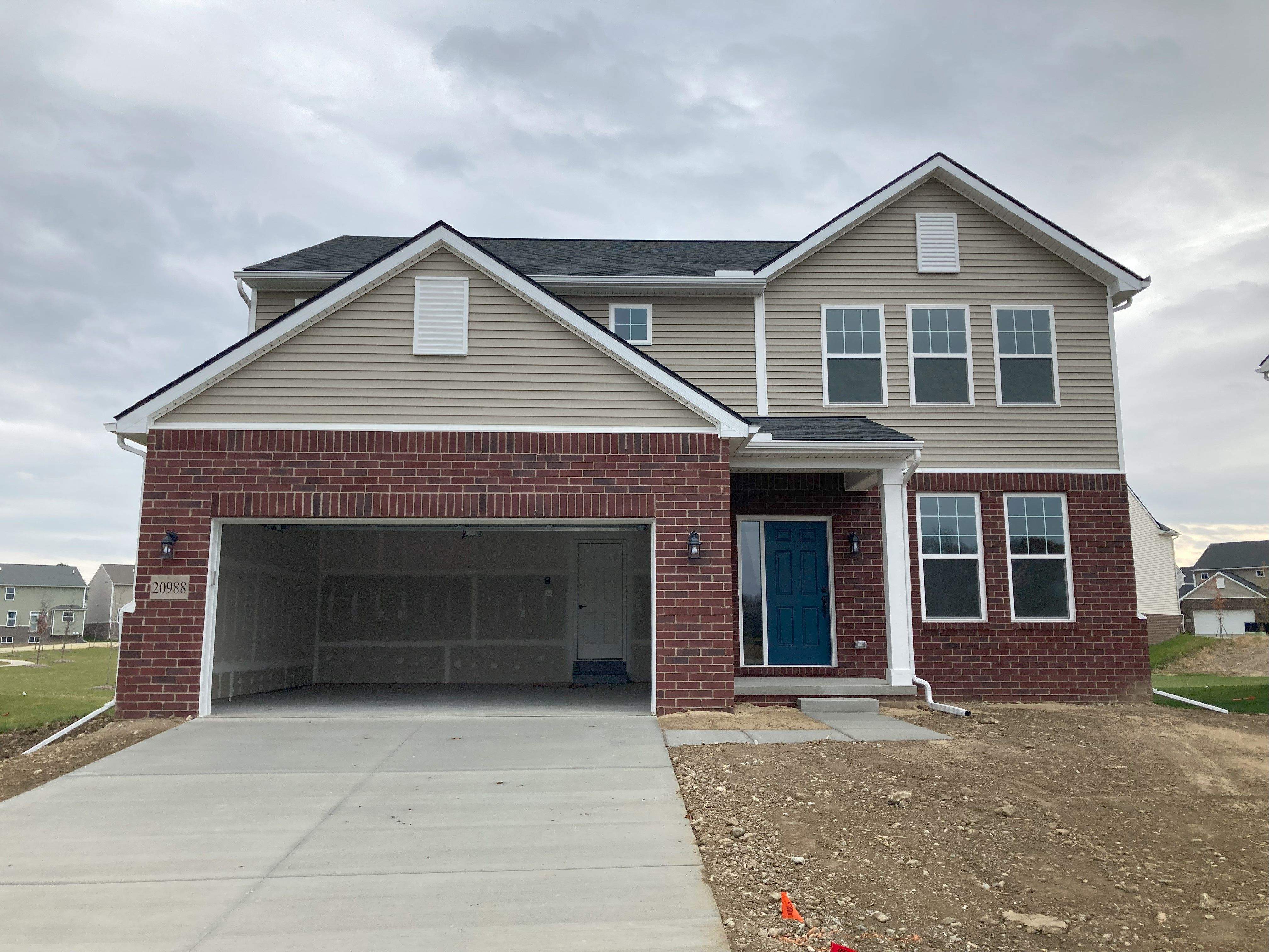 Campolina Dr, South Lyon, MI 48178