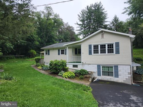 215 Roseglen Rd, DUNCANNON, PA, 17020-9737 | Card Image