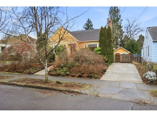 5851 Ne 16th Ave, Portland, OR, 97211 | Card Image