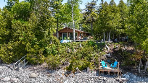 821 Bruce Ave, Sauble Beach, ON, N0H2G0 | Card Image
