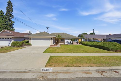 16257 Silvergrove, Whittier, CA, 90604 | Card Image