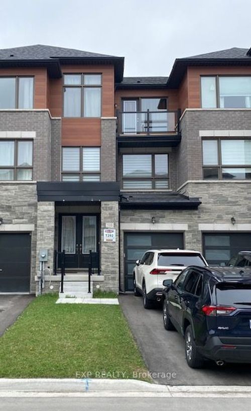 510 New England Crt, Newmarket, ON, L3X0M6 | Card Image