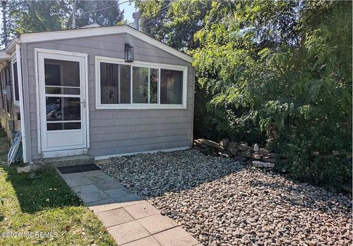 106 6th Ave, Spring Lake, NJ, 07762-1803 | Card Image