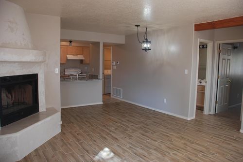 643 Reeves Pl, Los Lunas, NM, 87031-7373 | Card Image