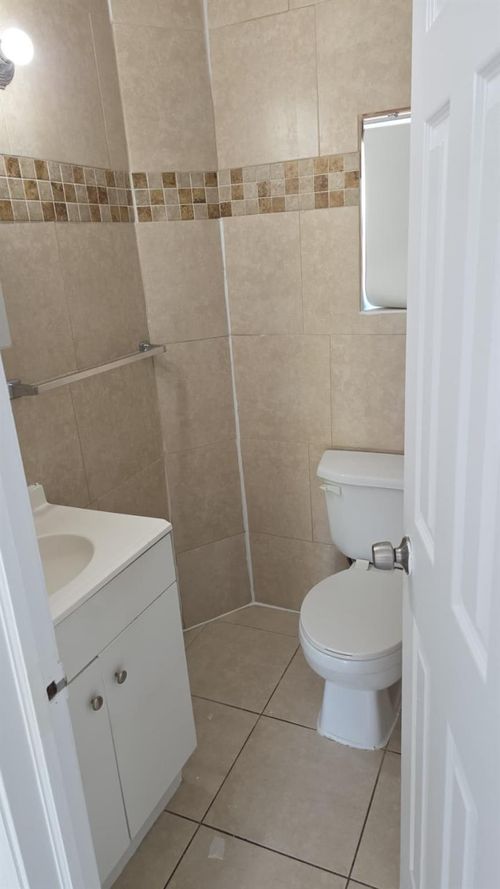 2430-2428-2430 Hayes St, Hollywood, FL, 33020-3416 | Card Image