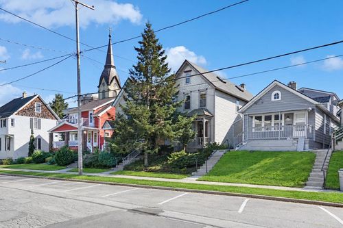 1021 E Pearson Street, Milwaukee, WI, 53202 | Card Image