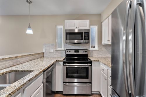 108-6810 Deatonhill Dr, Austin, TX, 78745-4729 | Card Image