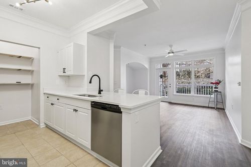 unit-104-504 Sunset View Ter Se, LEESBURG, VA, 20175-6192 | Card Image
