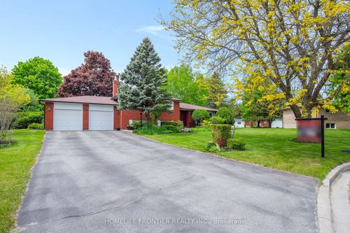 40 Delta Cres, Holland Landing, ON, L9N1G4 | Card Image