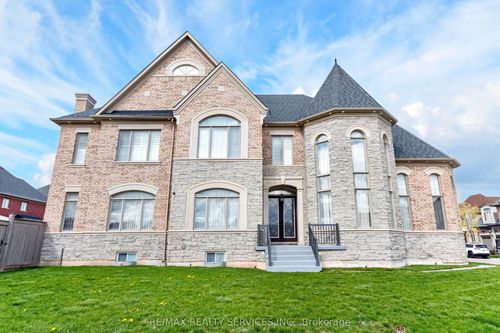 28 Pendergast Crt, Brampton, ON, L6P4G7 | Card Image